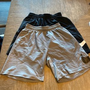 Nike Men’s Medium Athletic Shorts (2)